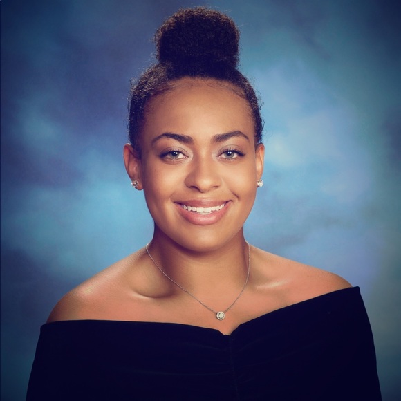 Meet your Posher, Brooke - Picture 1 of 1